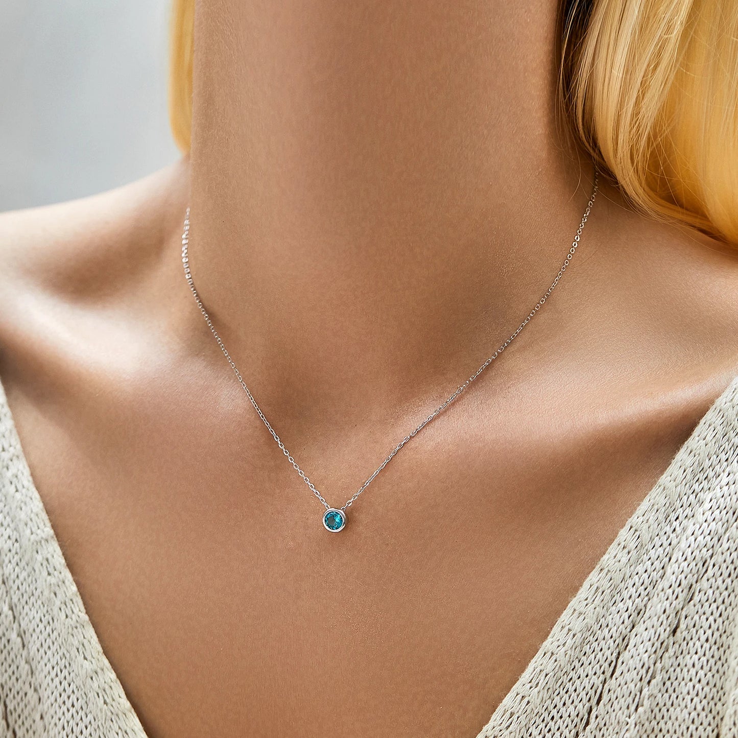 Elegant MQ 925 Silver Round Necklace