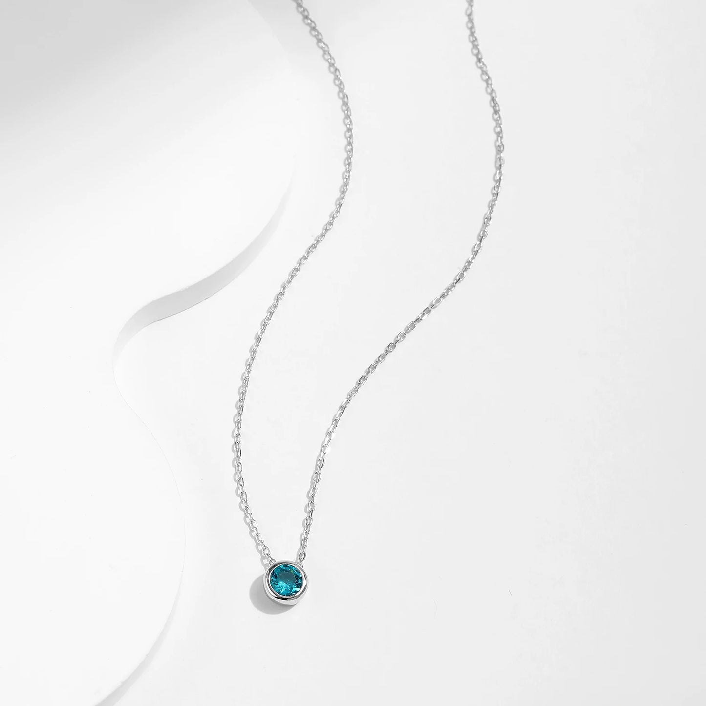 Elegant MQ 925 Silver Round Necklace