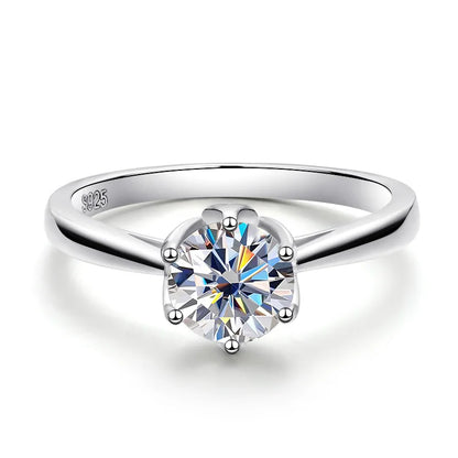 High quality Sparkling Moissanite Diamond Solitaire Ring - 925 Sterling Silver